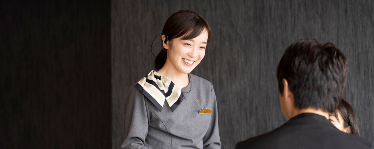 レストランサービストップ画像